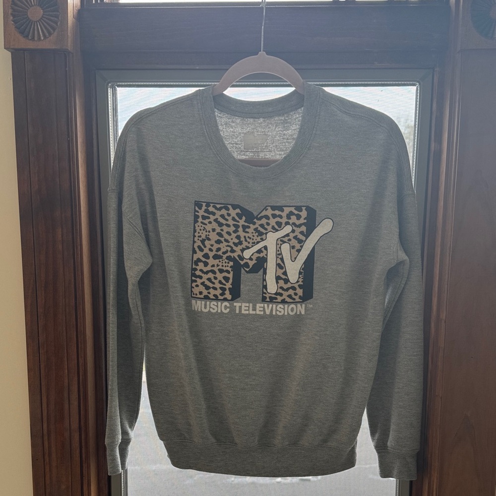 MTV Leopard Print Logo Gray Crewneck Sweater